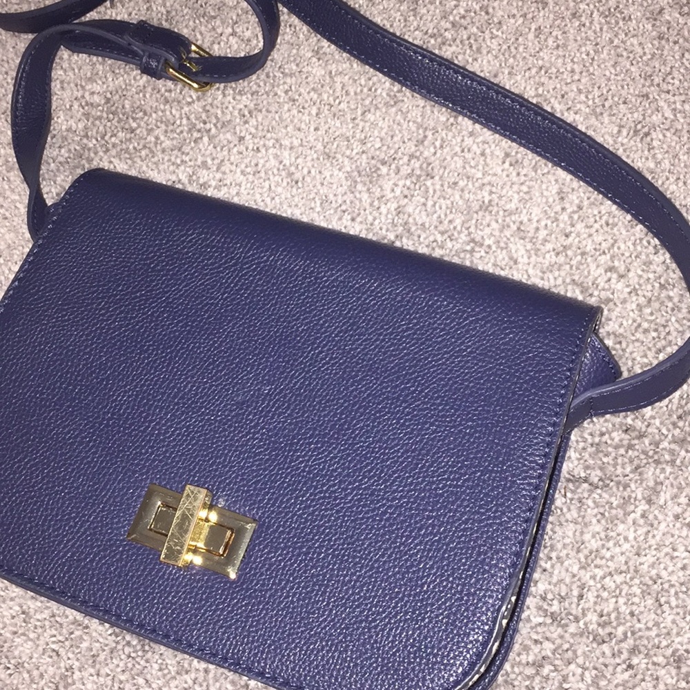 Super cute blue crossbody bag!